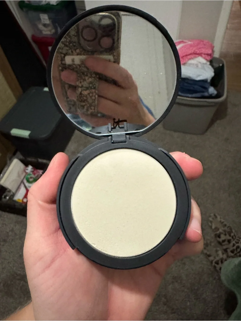 it cosmetics Bye Bye Pores Pressed Finishing Powder